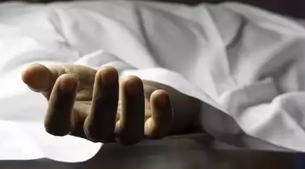 आत्महत्या २